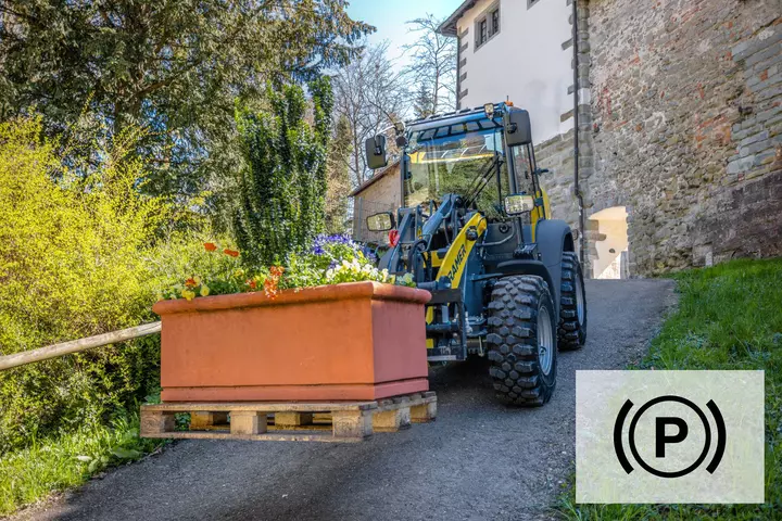 Der Kramer Radlader 5065e verfügt über eine elektrische Parkbremse.