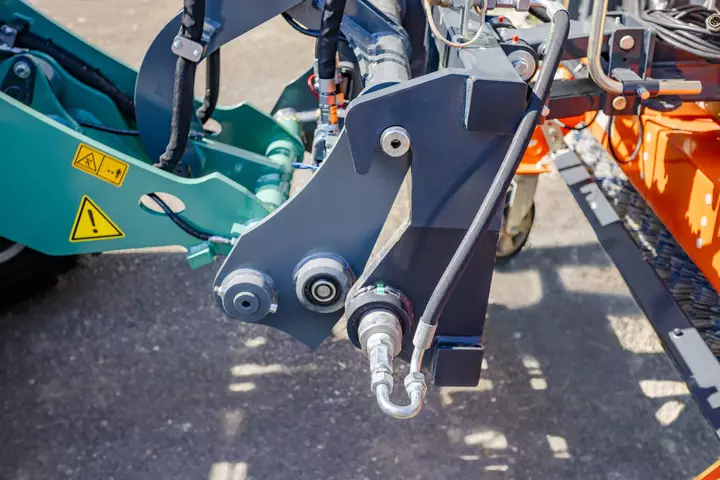 Der Kramer Radlader KL21.5L kann optional mit Smart Attach ausgestattet werden.