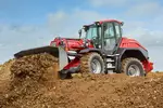 Weidemann attachment earth bucket with interchangeable cutting edge, in action recycling, Telescopic wheel loader 9580T