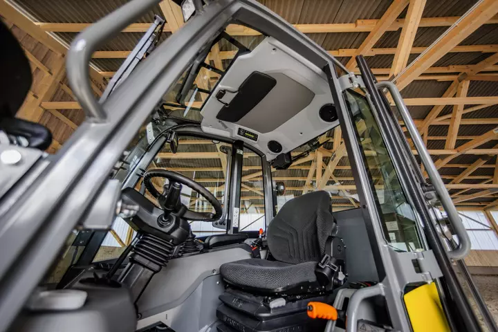 The Kramer wheel loader 5045 has a panoramic glazing. 