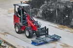 Weidemann attachment Sweeper, in action agriculture, Hoftrac 1190e
