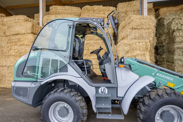 Der beidseitge Ein- und Ausstieg der 8er Serie von Kramer.