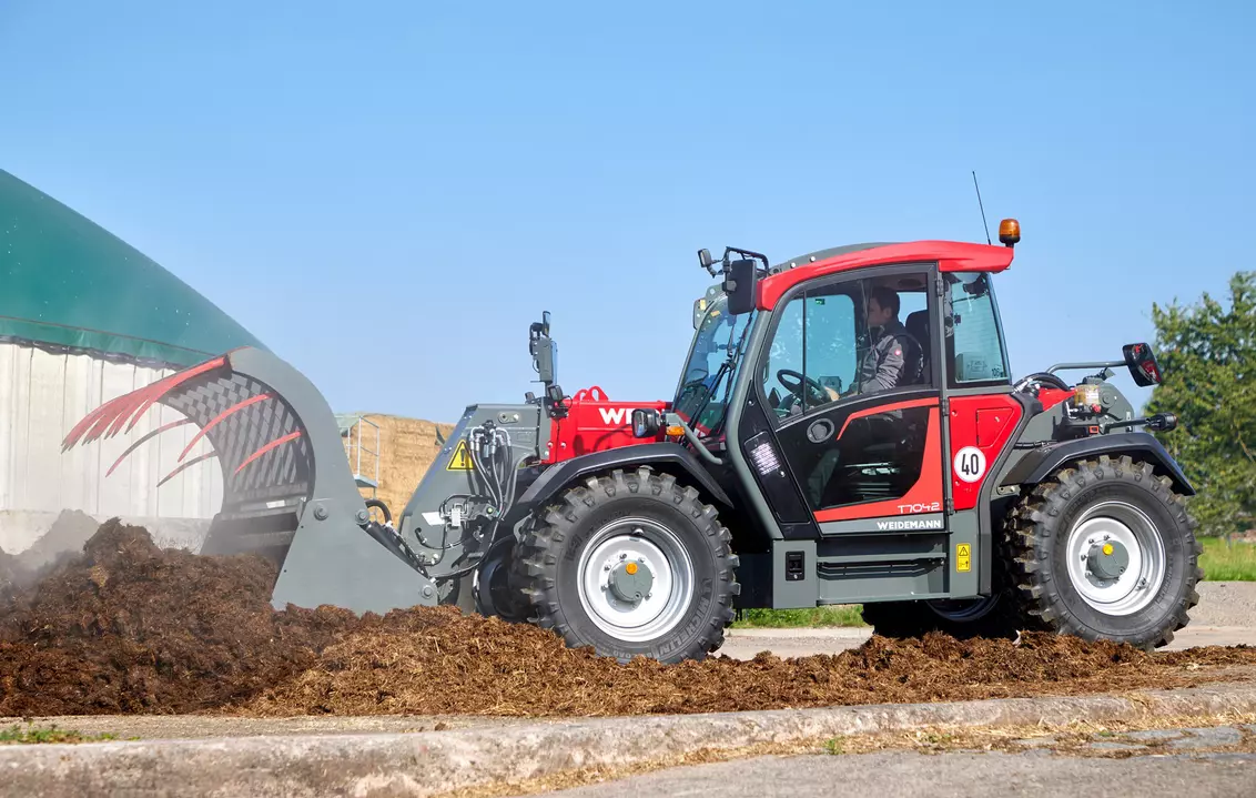 Weidemann attachment Shear grap large, in action agriculture, Telehandler T7042
