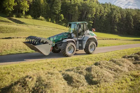 The Kramer telescopic wheel loader KL55.8T while doing a road trip.