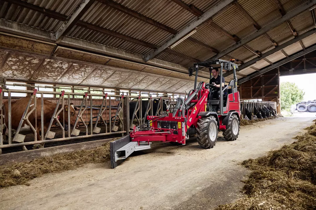 Weidemann Hoftrac 1190e Fahrerschutzdach mit hydraulischem Futterschiebeschild, Einsatz