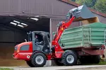 Weidemann attachment Light material bucket round, in action agriculture, Wheel loader 4080LP