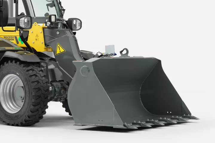 Wacker Neuson Teleskoplader TH412e Effizienter Anbaugeräteeinsatz, Studio